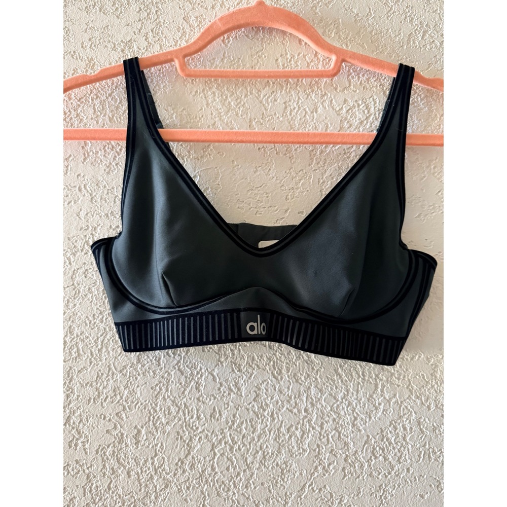 ALO YOGA Airlift Line Up Dark Green V-Neck Sports Athletic Athleisure Bra XS